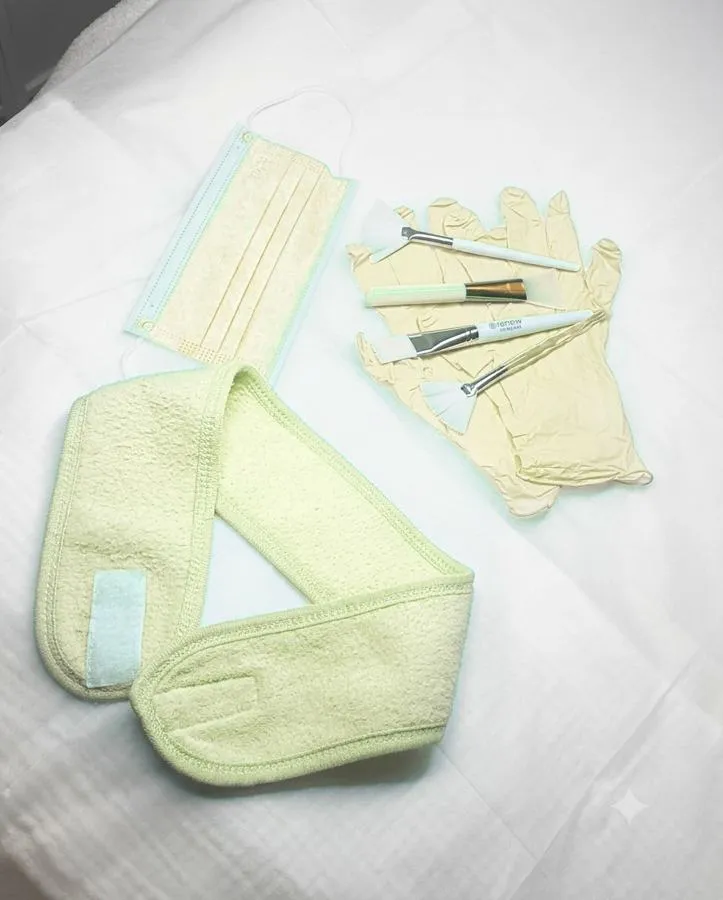 Hygiene – frisch vorbereitete Einweg-Materialien für jede Kundin